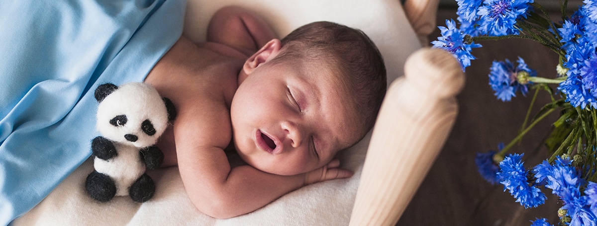 tiny child blue blanket